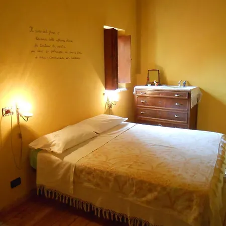 农家乐 Azienda Agrituristica Risveglio Naturale 瓦雷塞利古雷