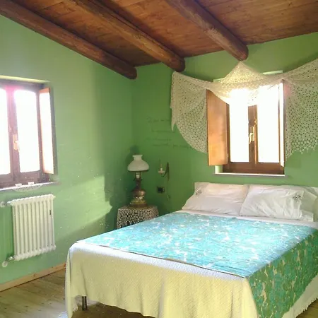 Azienda Agrituristica Risveglio Naturale 瓦雷塞利古雷